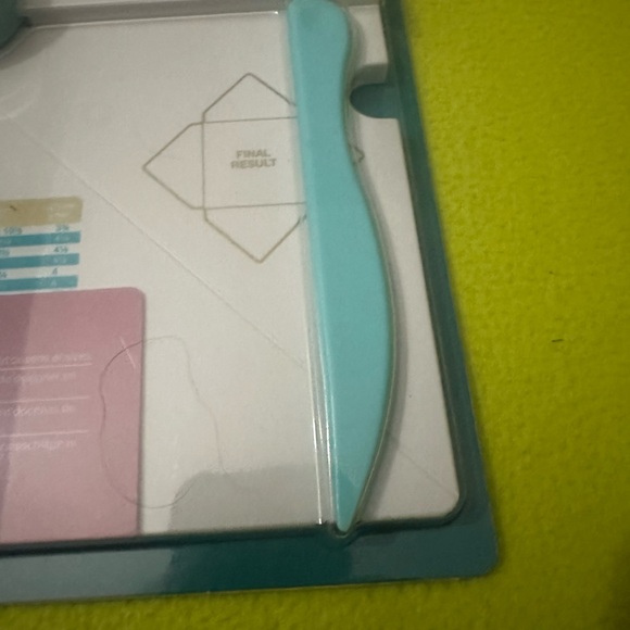 We R Memory Keepers Envelope Punch Board - Blue - Picture 6 of 6